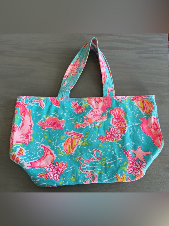 Lilly Pulitzer Handbags - Lilly Pulitzer palm beach tote Cape and Islands 2017. RARE HTF